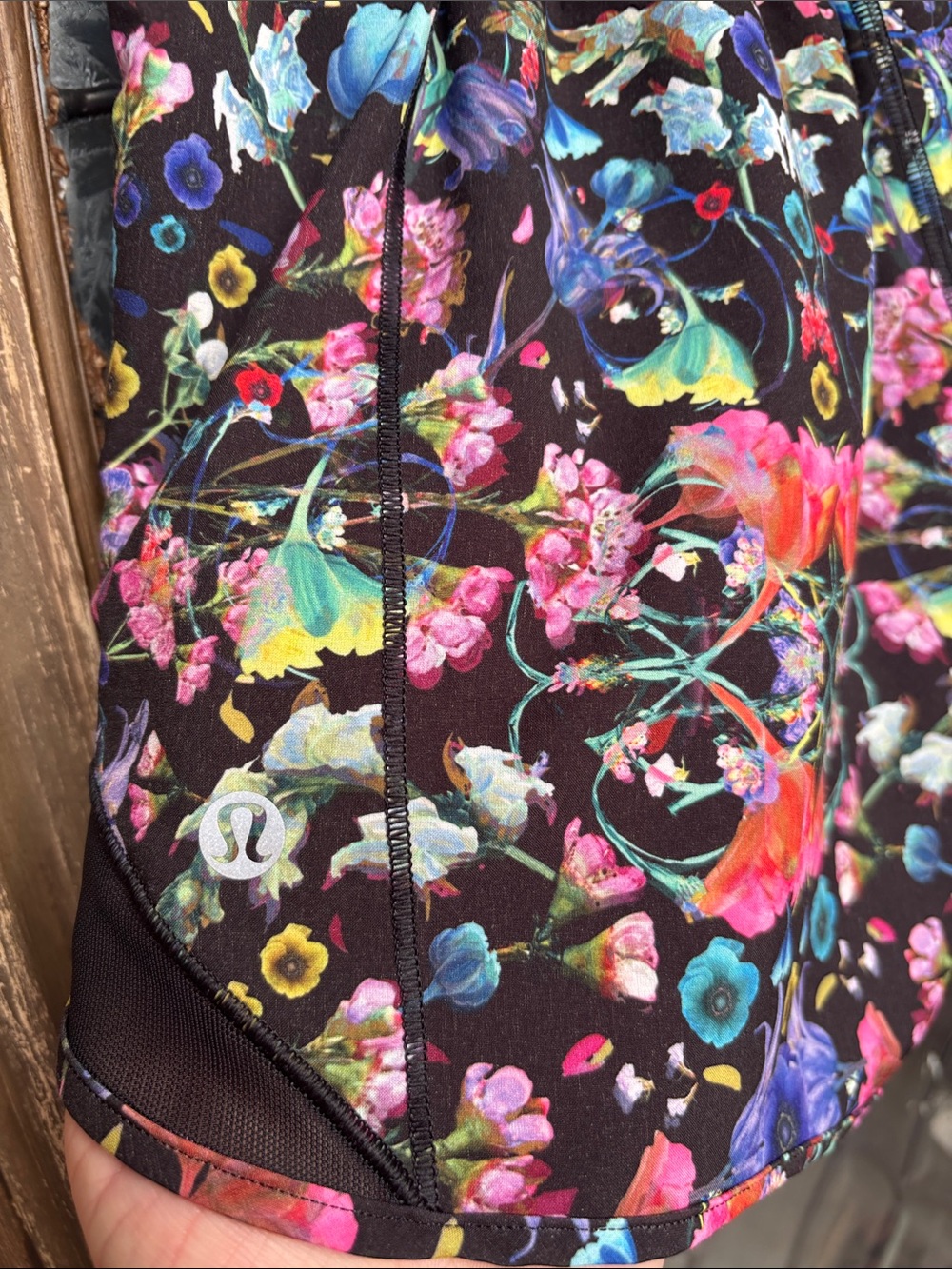 Lululemon hotty hot flowerscope athletic shorts! 6 - Picture 2 of 6